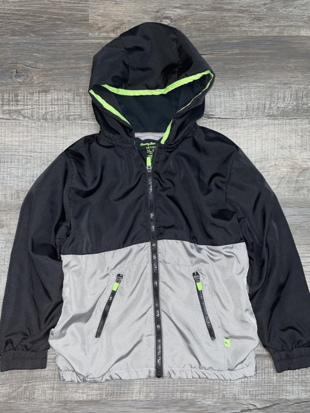 Tommy Bahama Boys Softshell Jacket Size 7/8 Black & Gray Hooded